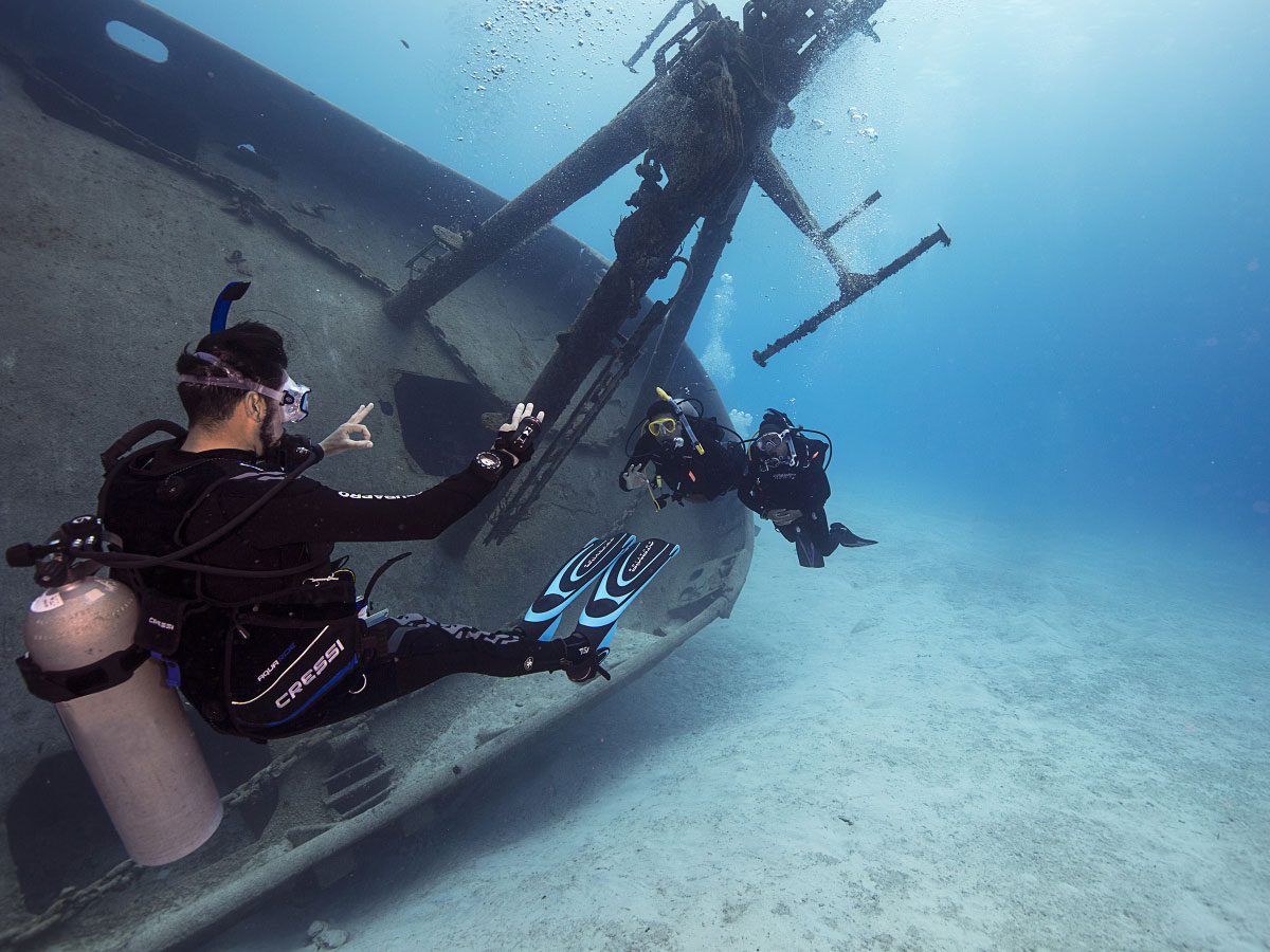 Become a PADI Divemaster and work as a dive guide