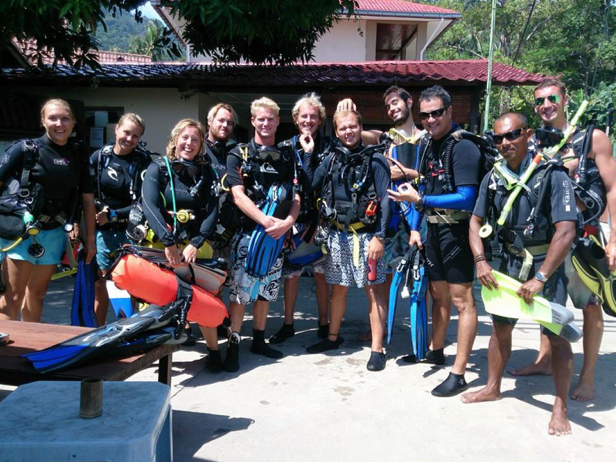 Team training for PADI Instructor Specialty ratings